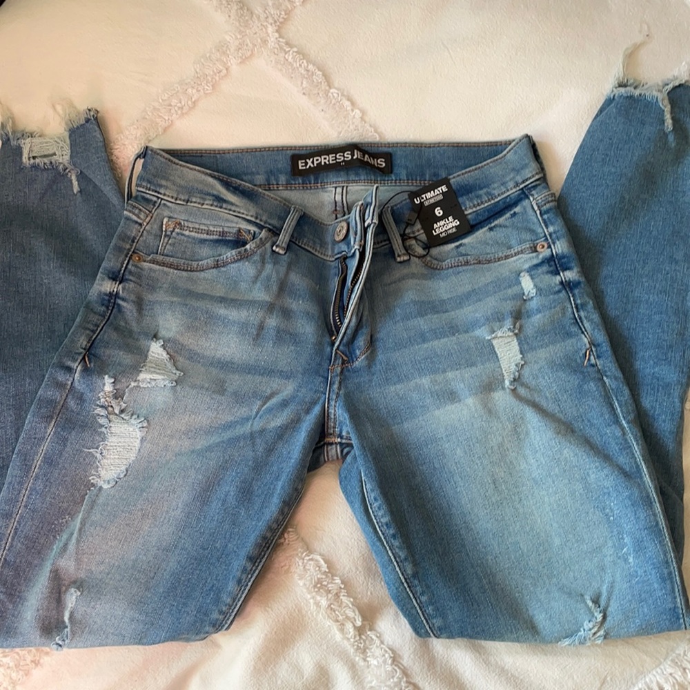 NWT ankle legging mid rise jeans. Size 6